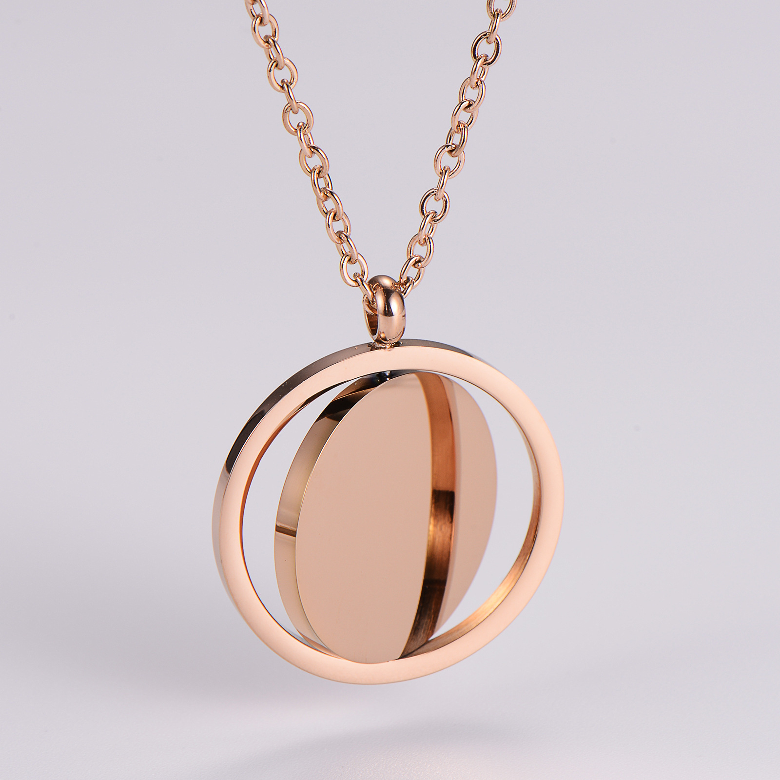 Collana rotonda con nome perso - Name Necklace Custom recensione e prezzo